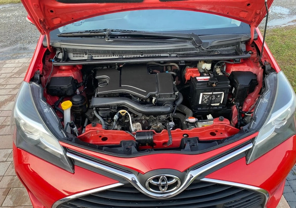 Toyota Yaris cena 29900 przebieg: 184000, rok produkcji 2016 z Rzeszów małe 137
